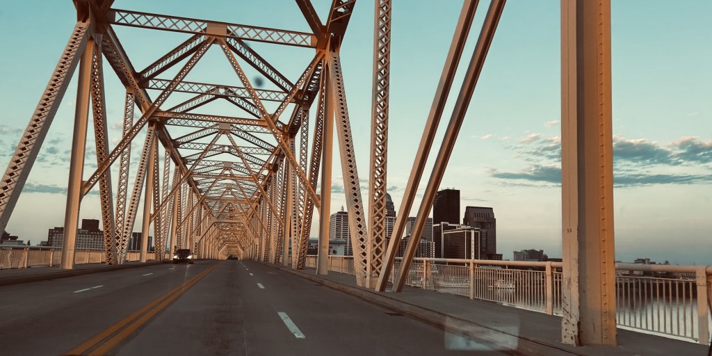 Capturing Dawn: A Journey Over Louisville’s Second Street Bridge